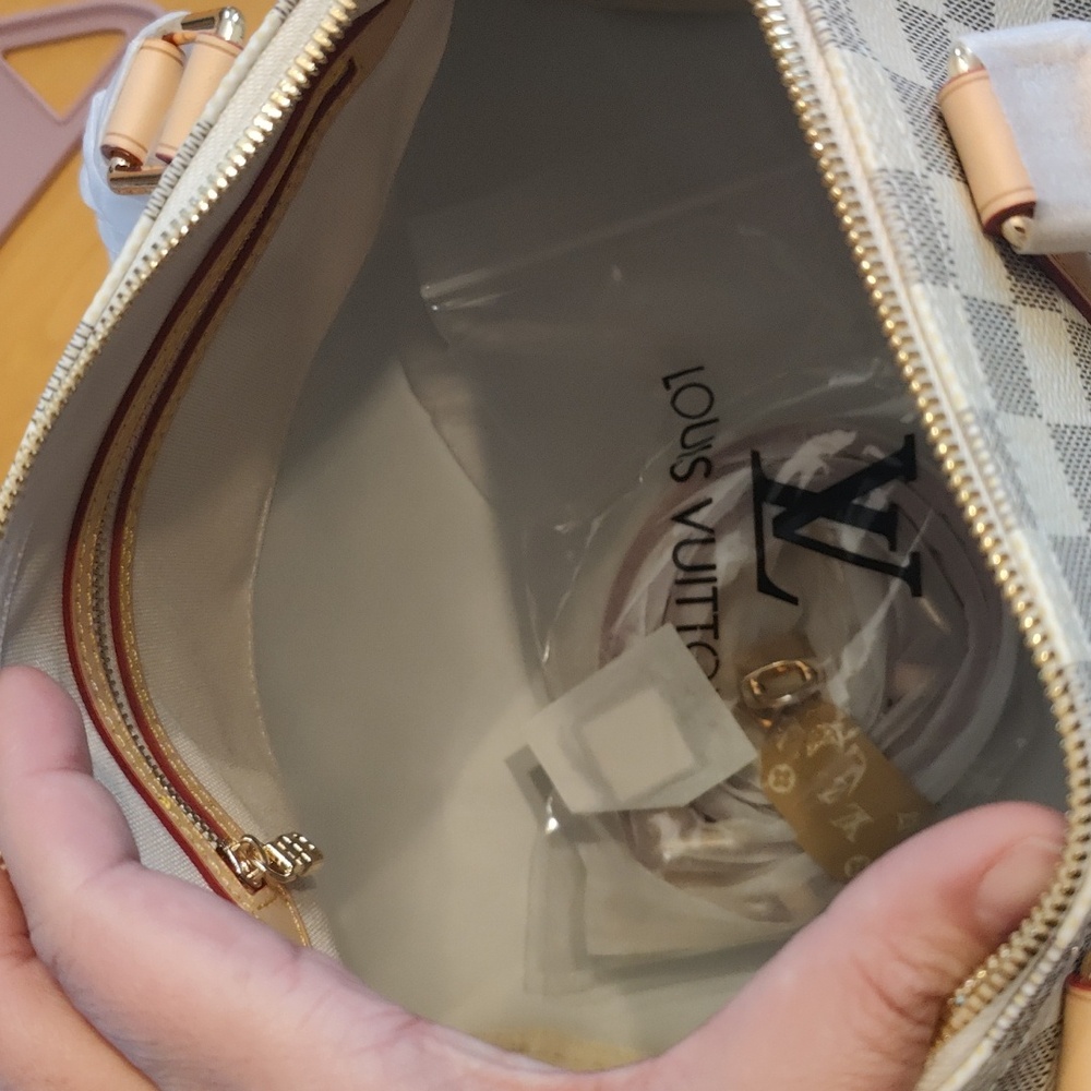 Cheakered Bag - Picture 4 of 17